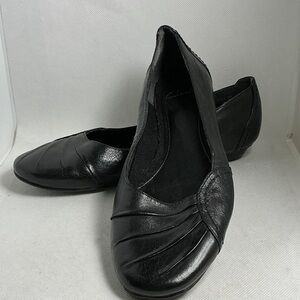 Clarks Black Leather Comfort Ballet Style Flats Size 7